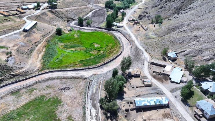 riski, tesislerle kurulan sel dere yataklarına taşkın önleniyor ve Van
