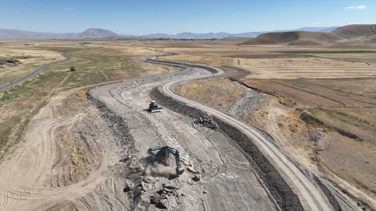 kurulan ve önleniyor sel yataklarına tesislerle taşkın riski, Van