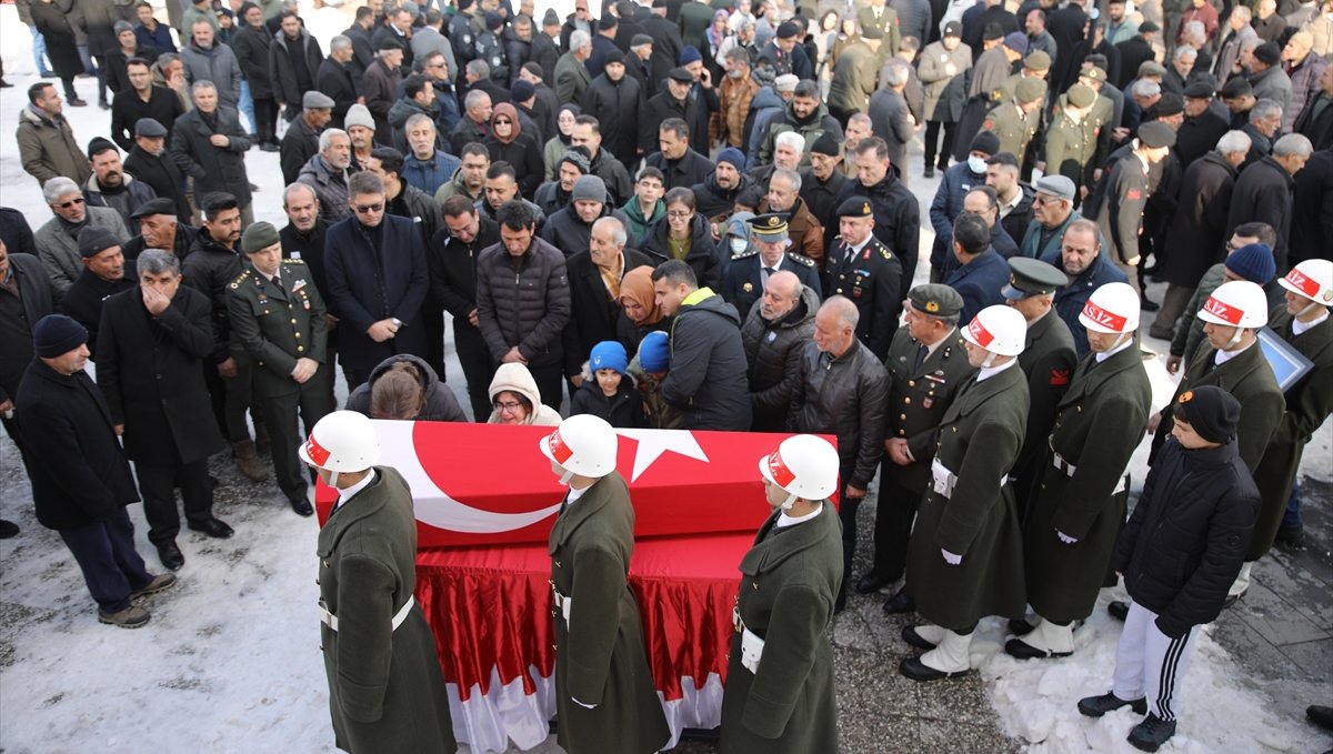 Van'da vefat eden Kıbrıs gazisi son yolculuğuna uğurlandı