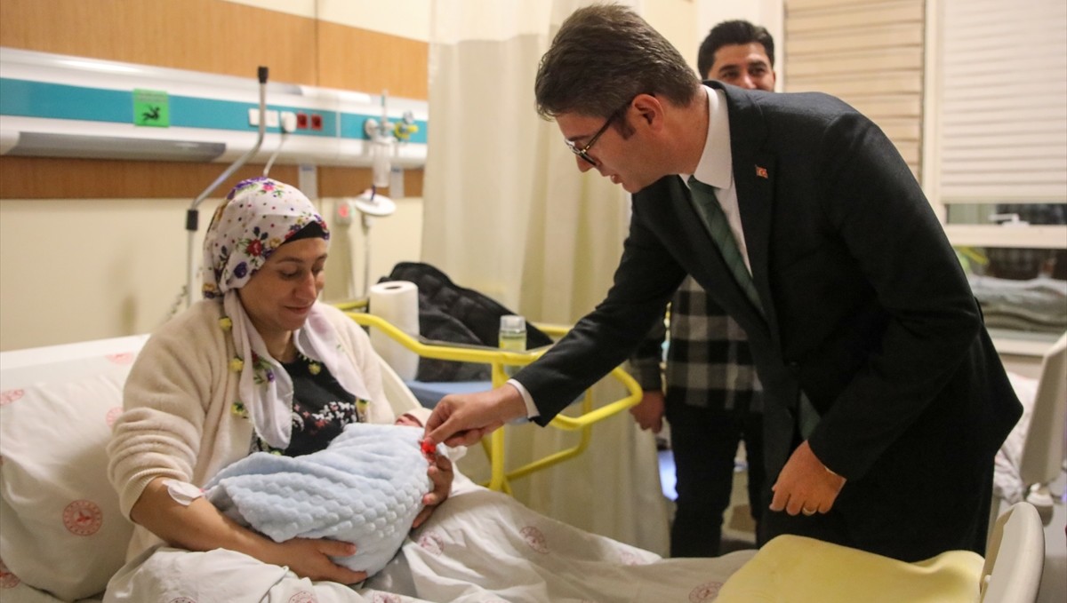 Van'da yılın ilk bebeğine Mert Buğra ismi verildi