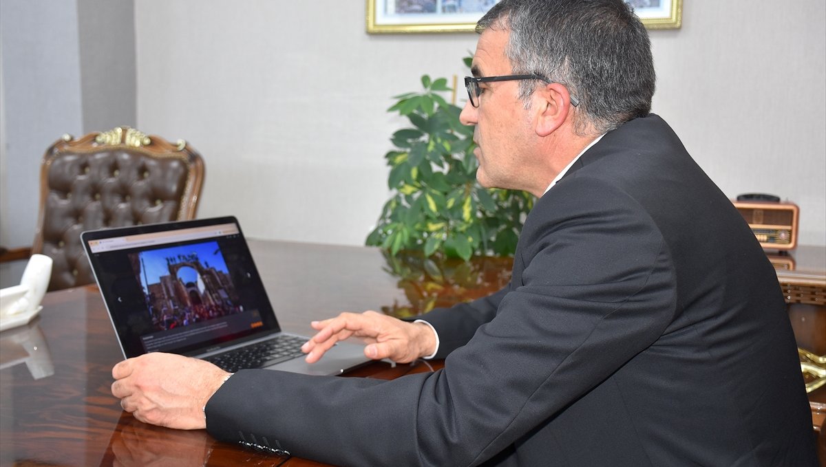 Van OSB Başkanı Aslan, AA'nın "Yılın Kareleri" oylamasına katıldı