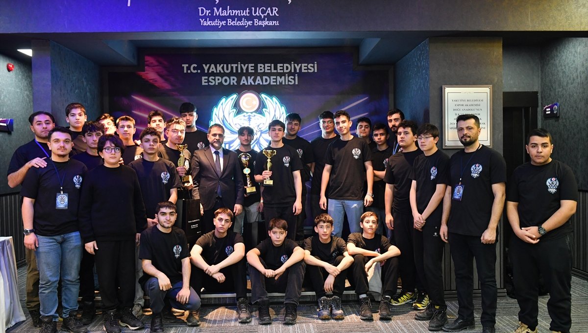 Yakutiye Belediyesi Liselerarası FİFA26 Espor Turnuvası düzenledi