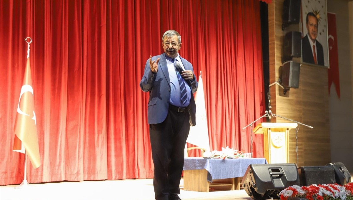 Yazar Hayati İnanç Ardahan'da söyleşiye katıldı