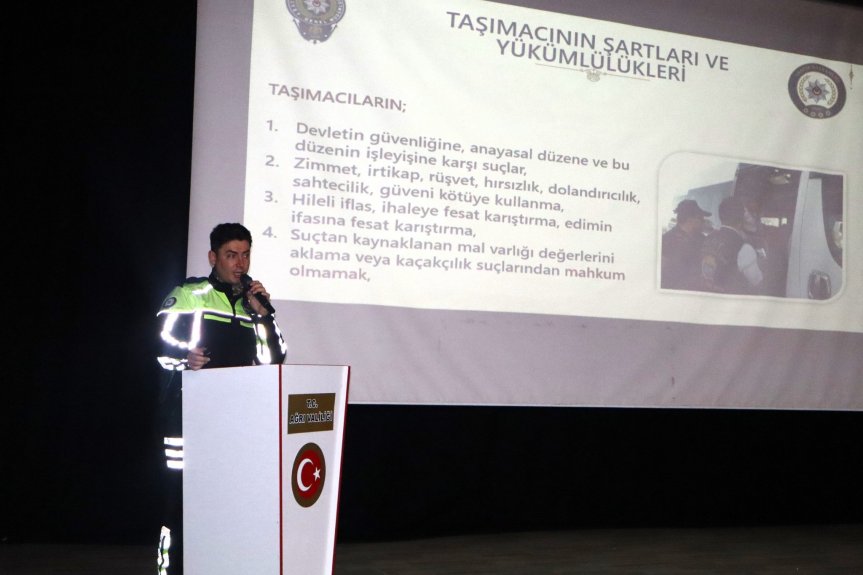 Ağr Okul Servis Sürücülerine Trafik Mevzuatı ve Güvenlik Eğitimi 3