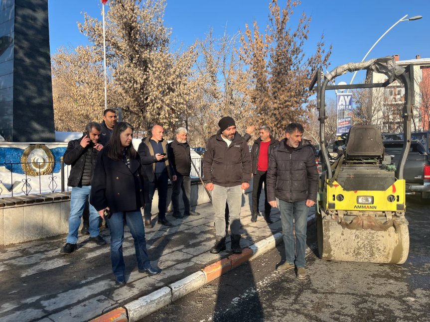 Ağrı Belediyesi asfalt yama çalışmalarını sürdürüyor 7