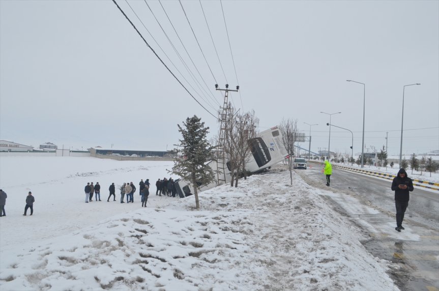 otobüsünün devrilmesi Ağrı