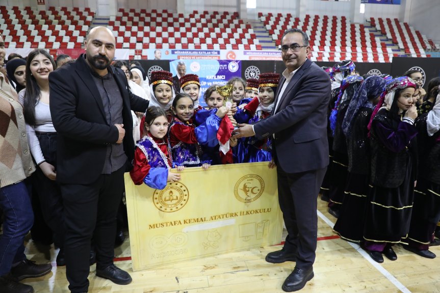 Ağrı Halk Oyunları İl Birinciliği Yarışma 4