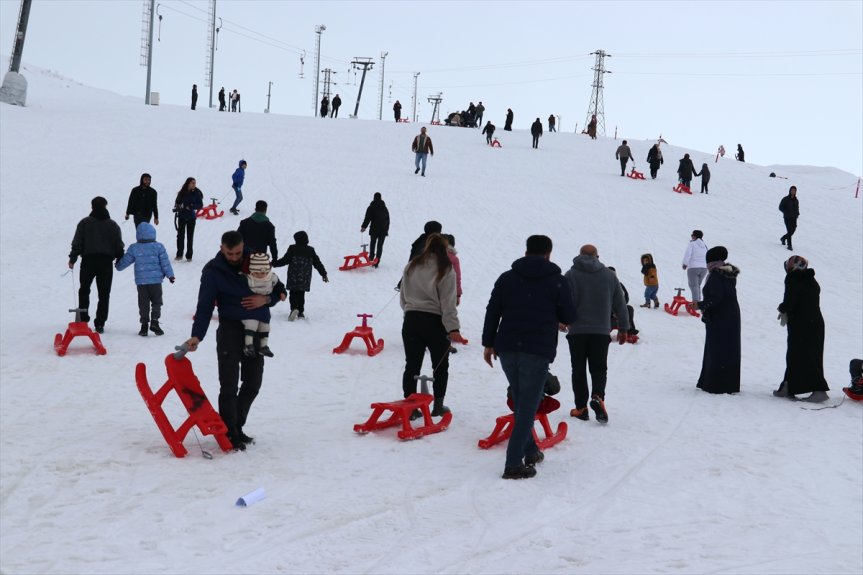 Çeçen Ağrı kayak yüzücülere engelli merkezinde İbrahim Üniversitesinden etkinliği moral 7