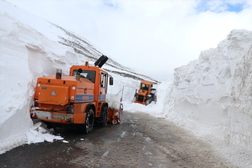 ulaşıma Ağrı-Kağızman kalınlığının bölgede yolu, 5 kar kara metreyi açıldı bulduğu 11