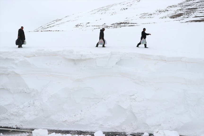 ulaşıma bulduğu açıldı kar yolu, metreyi 5 kara kalınlığının Ağrı-Kağızman bölgede 16