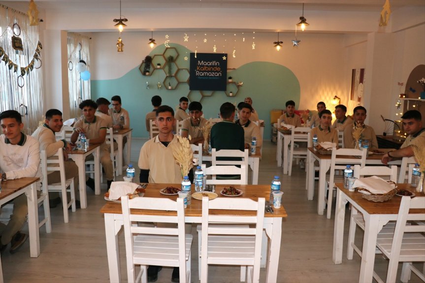 kullanılarak Ağrı yaptı restoranda Valisi atık öğrencilerle malzeme oluşturulan iftar Bozkurt, 2