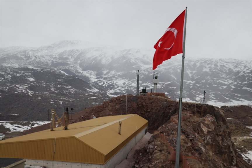 eteklerindeki iftar Bozkurt, Ağrı Ağrı bölgesinde Önder Dağı yaptı: Valisi üs komandolarla 5