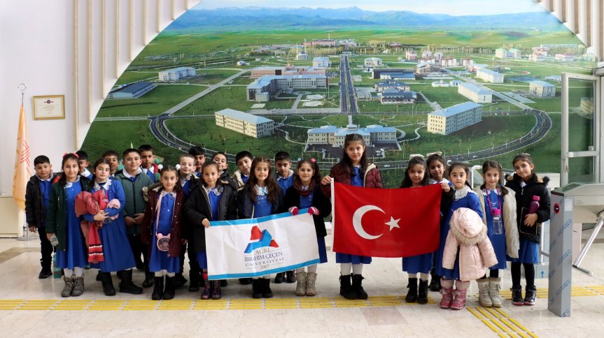 AİÇÜ AĞRI BALOLUK KÖYÜ İLKOKULU SİNEMA 2