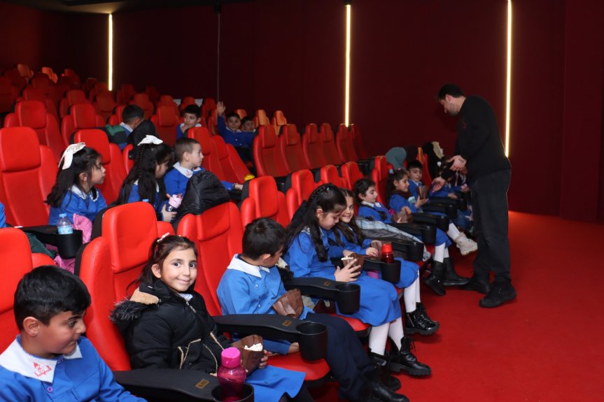 AİÇÜ AĞRI BALOLUK KÖYÜ İLKOKULU SİNEMA 4