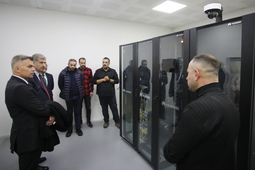 AİÇÜ Kampüs İzleme Odası için kurulan merkezi sunucu ve veri altyapısı