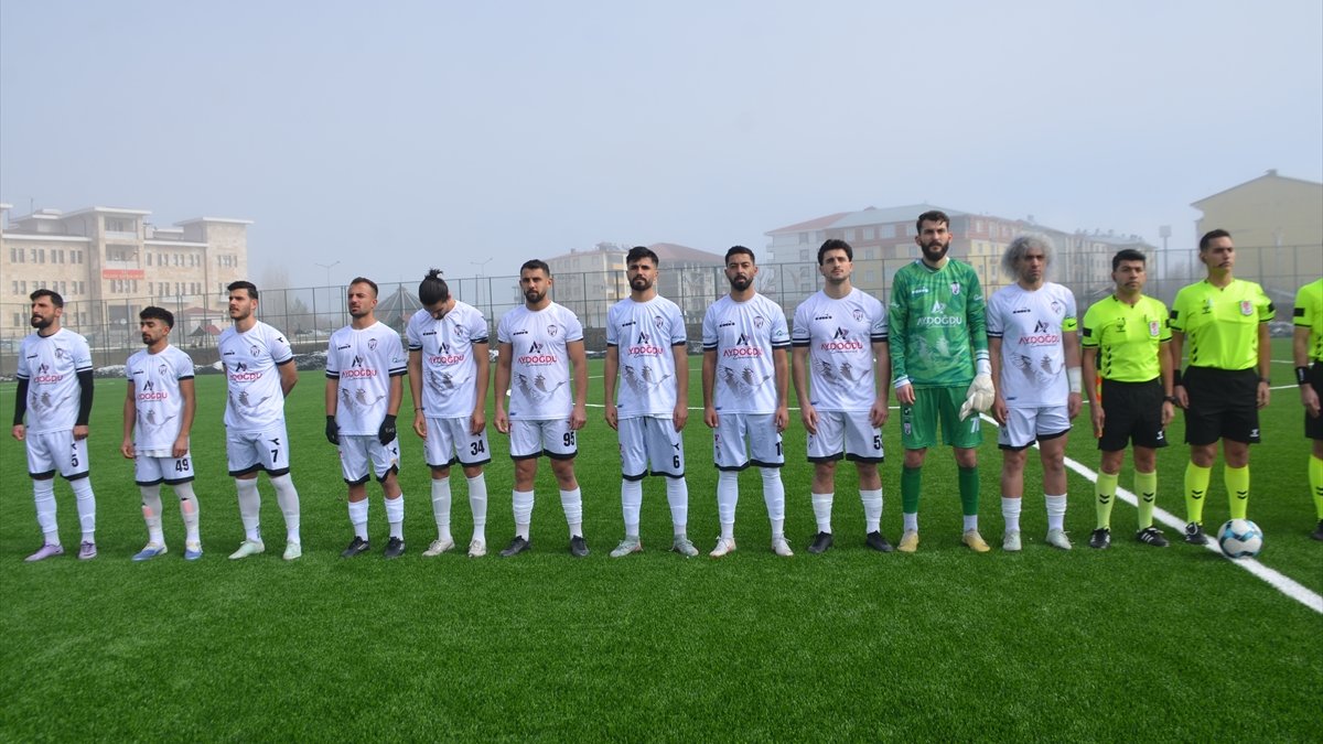 Bulanık Kopspor, konuk ettiği Kars 36 Spor'u yendi