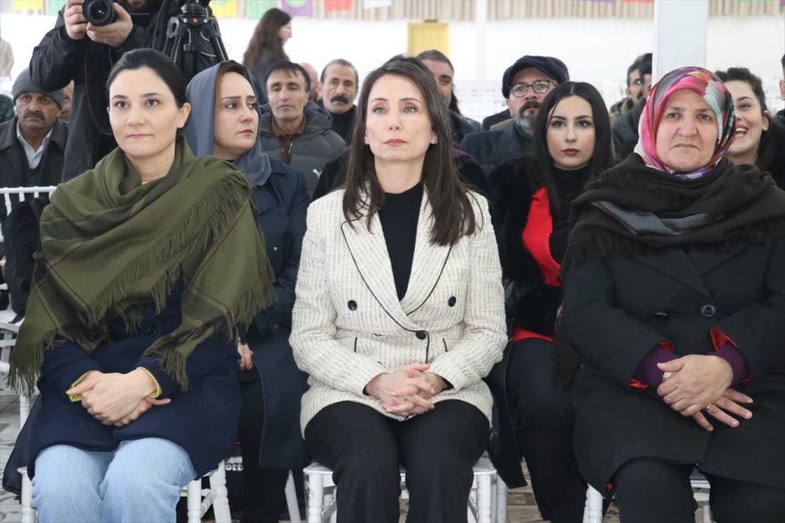 Toplantısında DEM konuştu: Eş Parti Hatimoğulları, Başkanı Genel Halk Ağrı