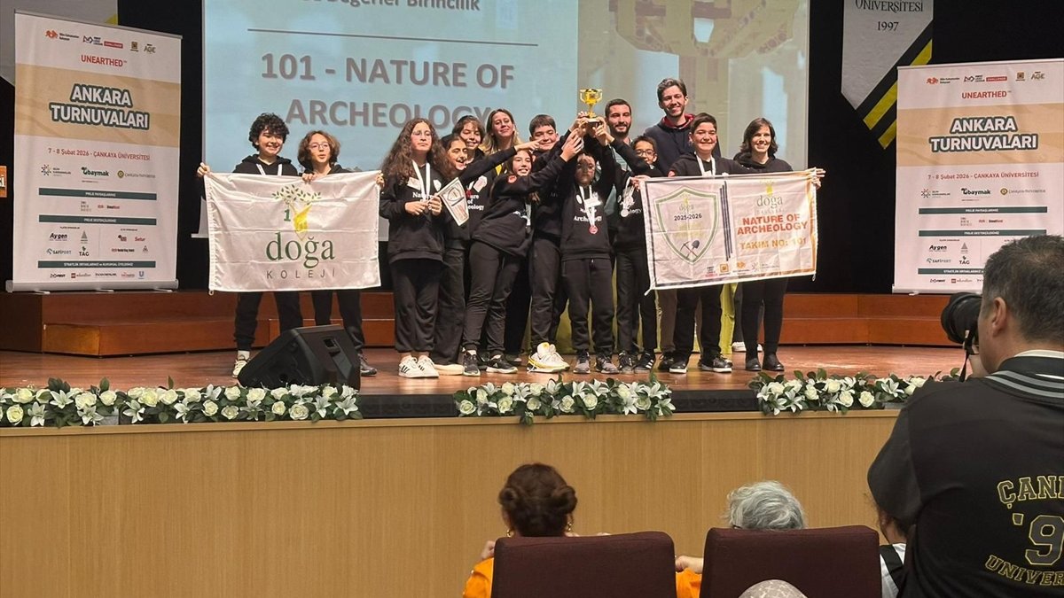 Doğa Koleji öğrencileri First Lego League Challenge'tan ödüllerle döndü