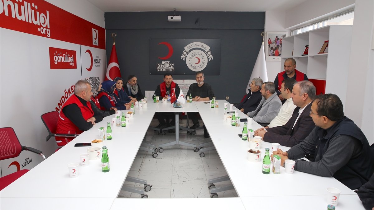 Erzurum'da kadınların kermes geliri Gazze için Kızılay'a bağışlandı