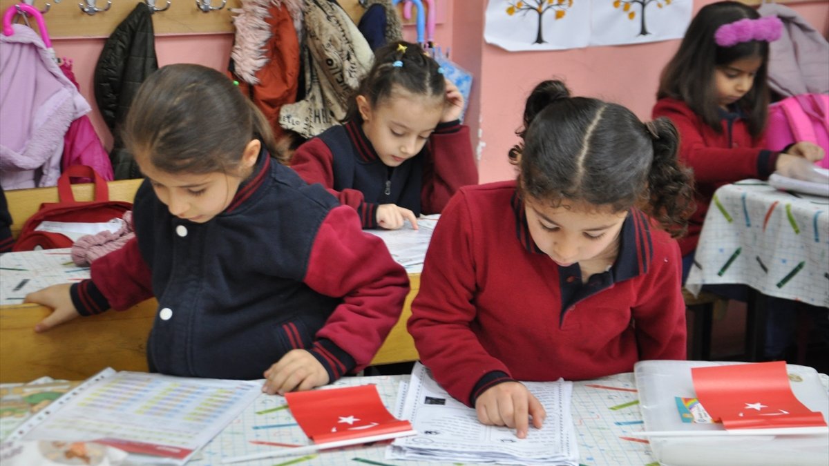 Hizan'da yarıyıl tatilinin ardından ilk ders zili çaldı