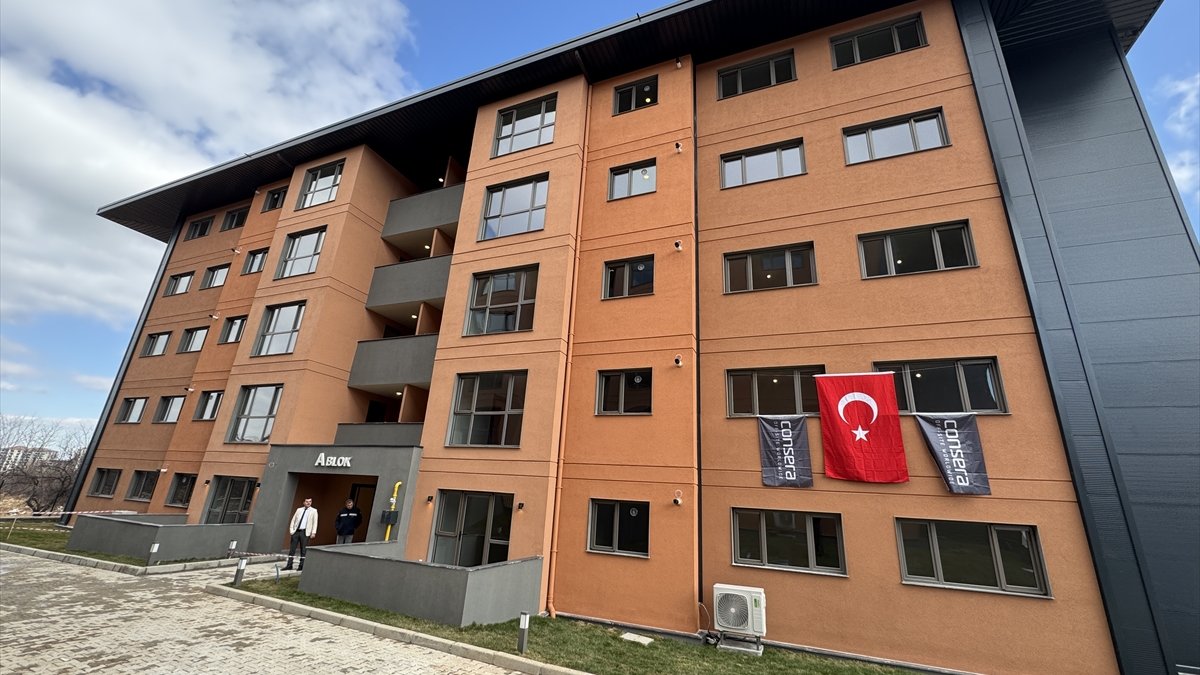 İş Bankası Malatya lojmanları sahiplerine teslim edildi