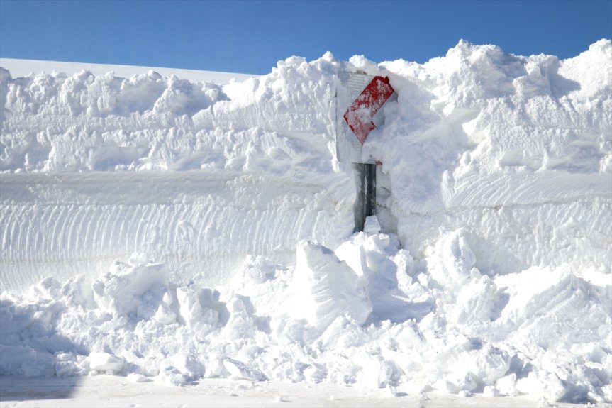 kara yolunda ediyor kaplanları, mücadele yükseklikteki metrelerce Ağrı-Kağızman karla Kar 1