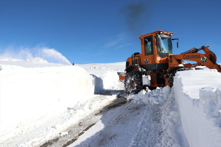 metrelerce Ağrı-Kağızman kara kaplanları, Kar ediyor yolunda yükseklikteki karla mücadele 5