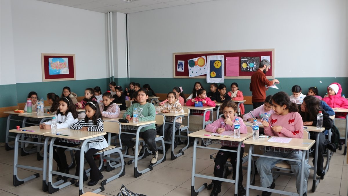 Karlova'da umre ödüllü siyer sınavı yapıldı