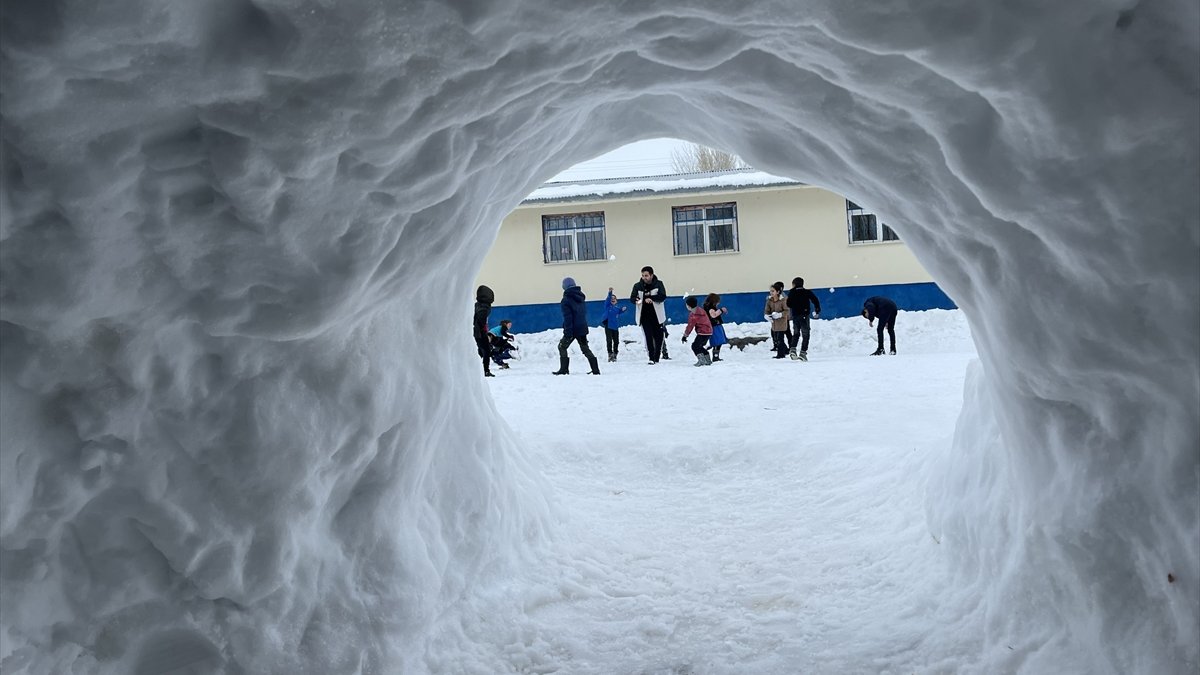 Kars'ın kırsal kesimleri karla kaplandı
