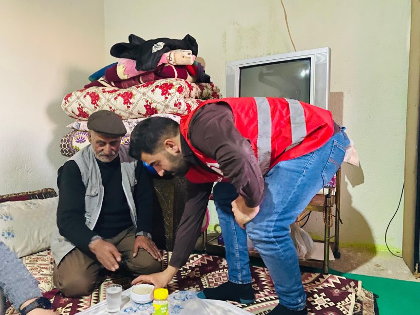 Kızılay Doğubayazıt Yalnız Yaşayan Büyükler İftar Sofrası 2