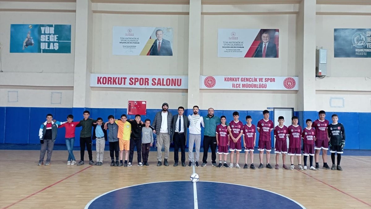 Korkut'ta Okullararası Futsal Turnuvası başladı