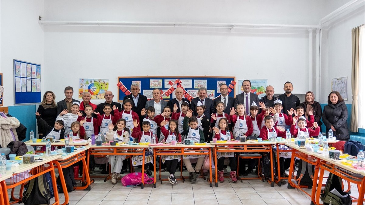 Marmarabirlik Bursalı öğrencileri mutfak atölyesinde buluşturdu