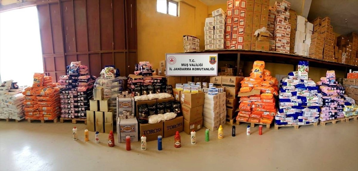 Muş'ta sahte temizlik ürünü ve bandrolsüz sigara malzemesi ele geçirildi