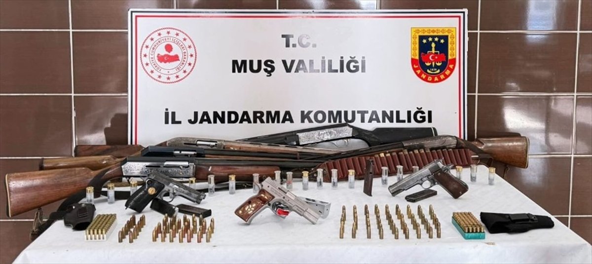 Muş'ta silah ve mühimmat ele geçirildi