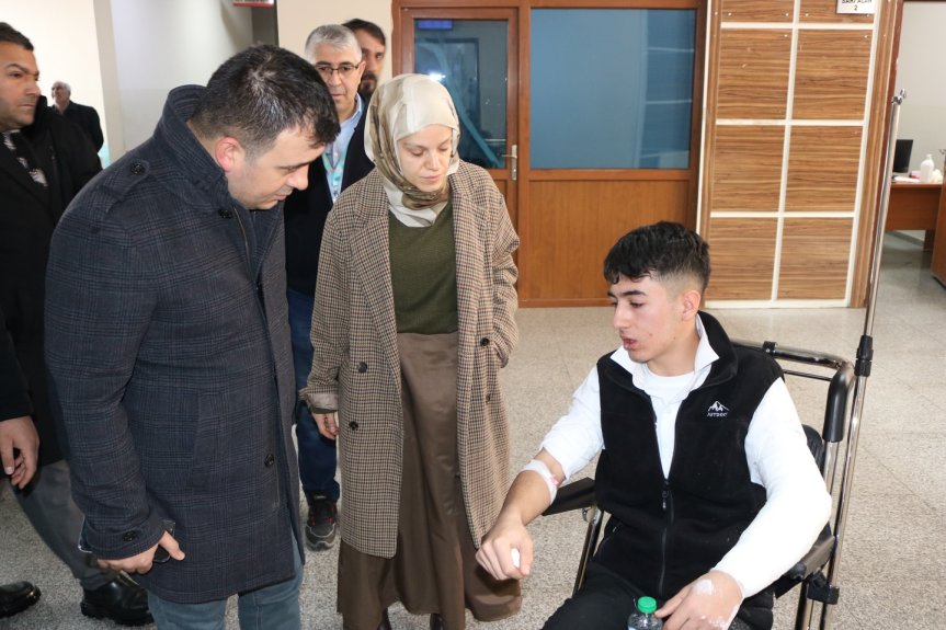 Patnos Kaymakamı Dertlioğlu kazanın ardından inceleme yaptı 3