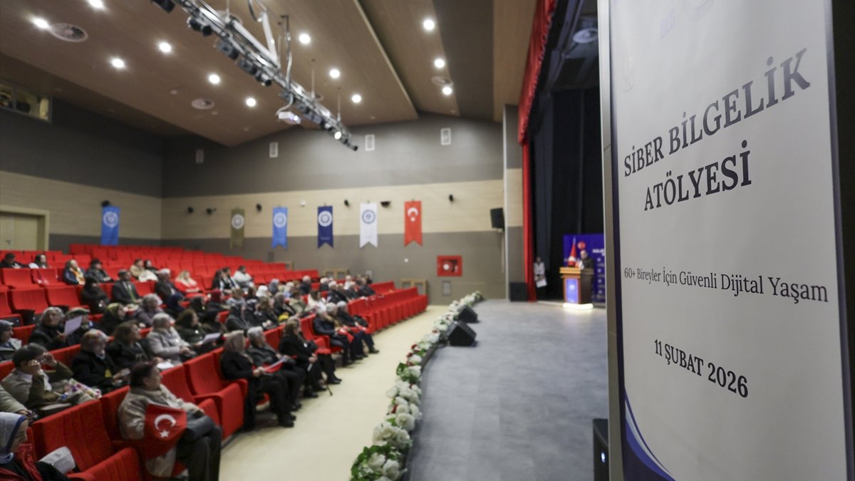 Tazelenme Üniversitesi'ndeki bireylere dolandırıcılık semineri düzenlendi