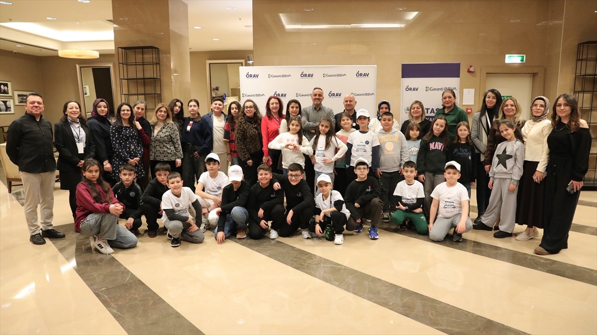 TİKAV'ın Uluslararası Gençlik Ödül Programı kapsamında ödül törenleri gerçekleştirildi