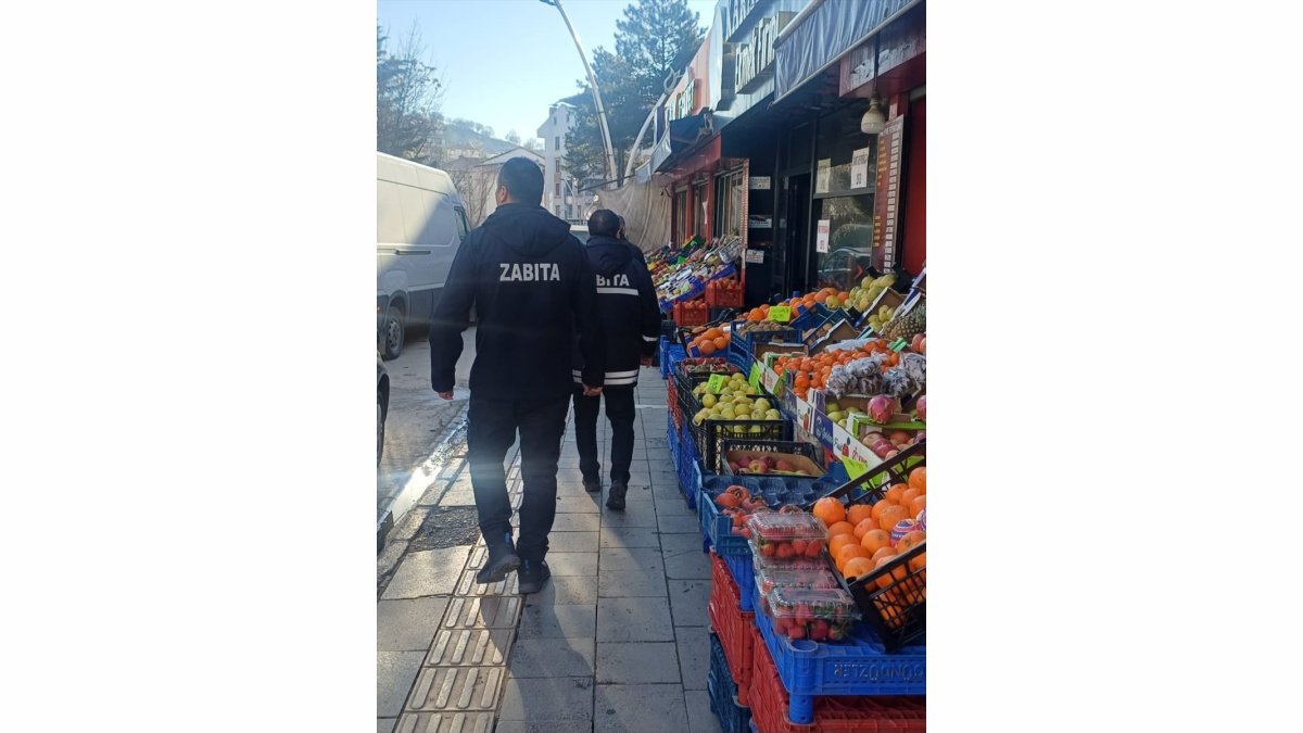 Tunceli'de zabıta ekipleri işletmelerde denetim yaptı