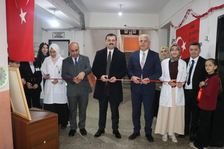 TUTAK GAZİ İLKOKULU BİLİM ŞENLİĞİ SERGİSİ 1