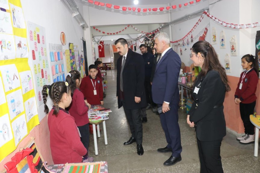 TUTAK GAZİ İLKOKULU BİLİM ŞENLİĞİ SERGİSİ 4