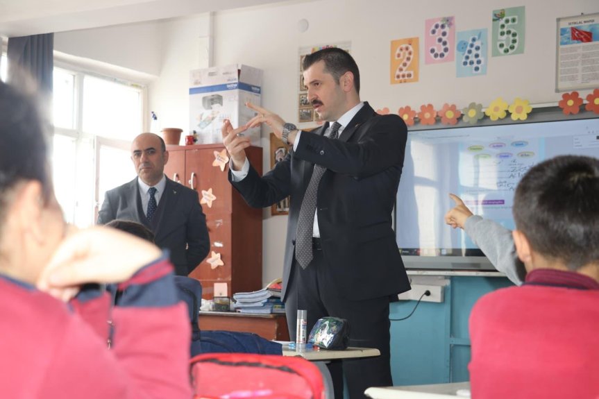 TUTAK GAZİ İLKOKULU BİLİM ŞENLİĞİ SERGİSİ 5