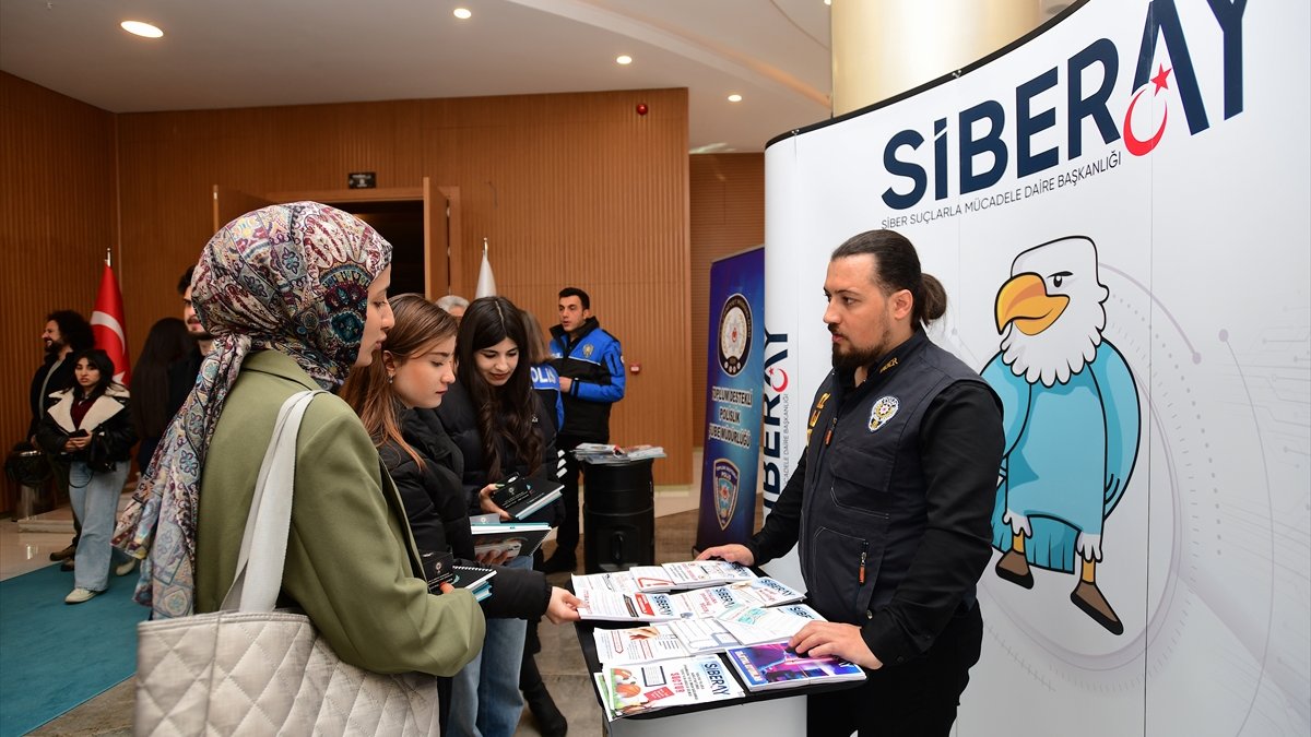 Van'da 5 bin üniversite öğrencisine IBAN kiralama dolandırıcılığı anlatıldı