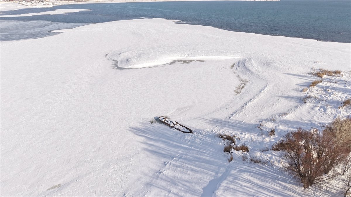 Van ve çevre illerde kar nedeniyle 278 yerleşim yerine ulaşılamıyor