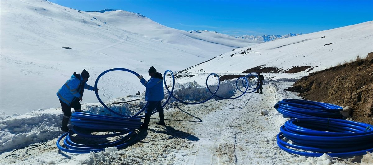 VASKİ ekipleri Başkale ilçesindeki su arızasını giderdi