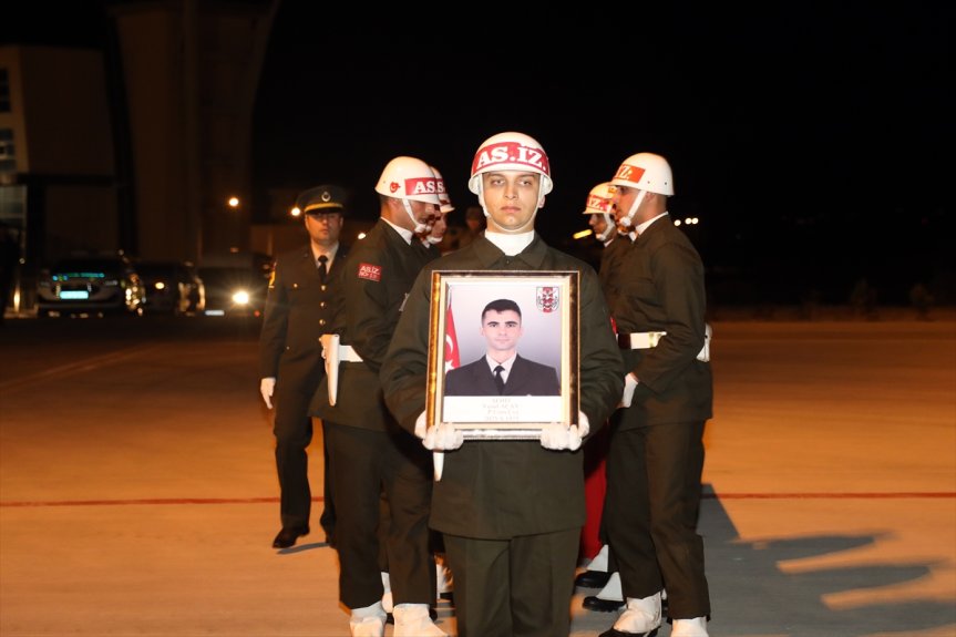 için askeri şehit araç tören düzenlendi olan Ağrı