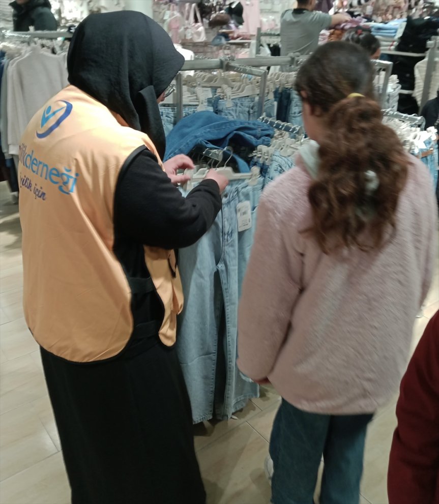 edildi bayramlık çocuklara desteğiyle kıyafet Ağrı