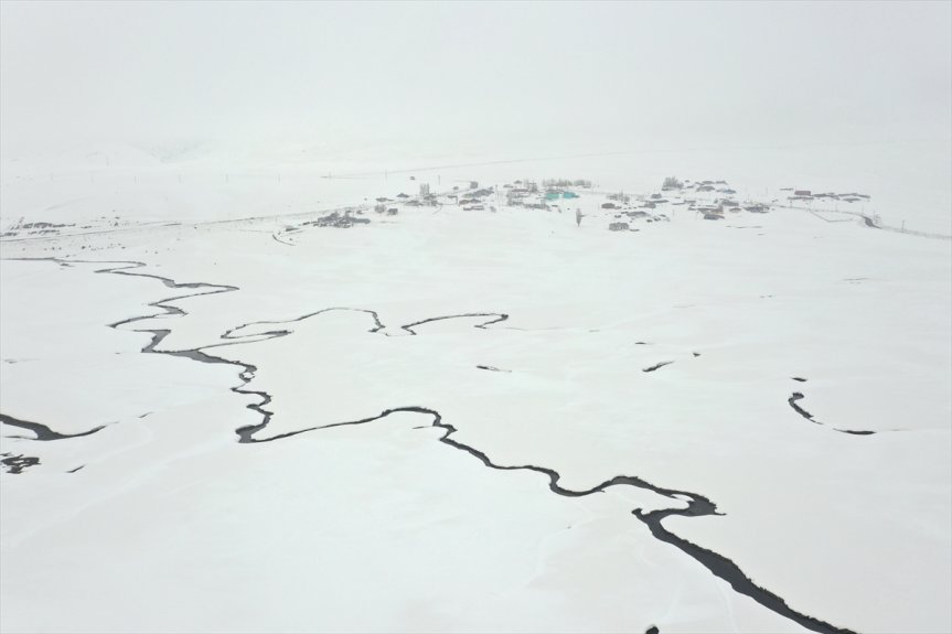 havadan kaplı karla görüntülendi Ağrı