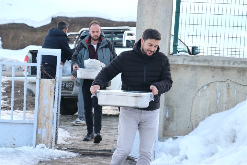 sofrası iftar öğretmenler okulundaki öğrencileri Ağrı