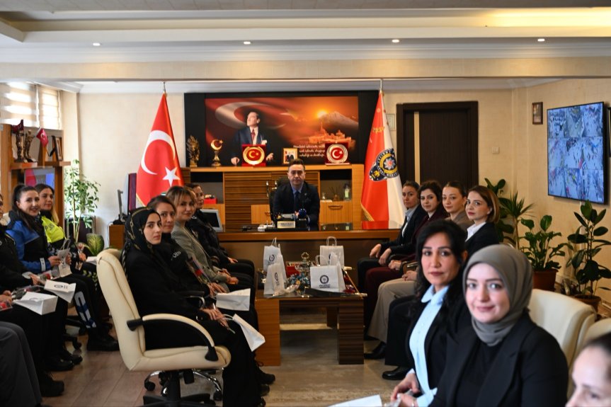 Ağrı emniyet müdürü göksel önder kadınlar günü kutlama 2