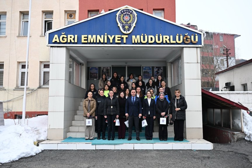 Ağrı emniyet müdürü göksel önder kadınlar günü kutlama 4